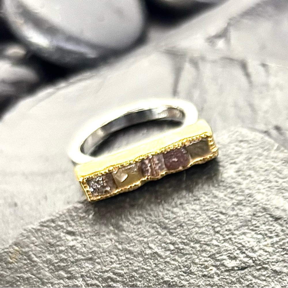 TODD REED 18k Gold w/ 5 Horizontal Rough Cut Diamonds Ring Size 7